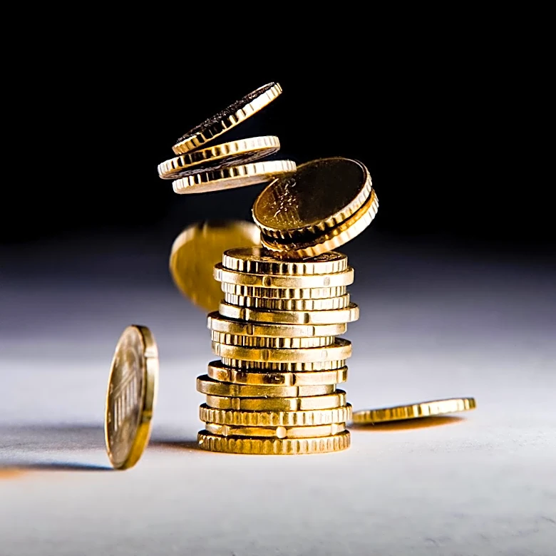 Hong Kong Lawmaker Warns of Expanding Crypto Scam Impacting Over 1,000 Victims