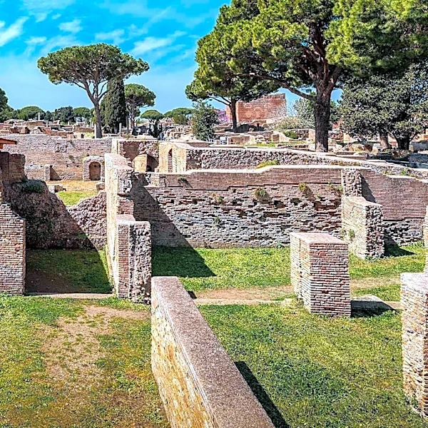 Archaeologists Uncover Ancient Roman Villa and Mosaic in Devon, UK