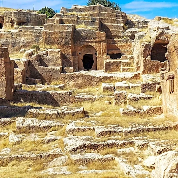 Archaeologists Discover Well-Preserved 'Giant's Tomb' in Sardinia