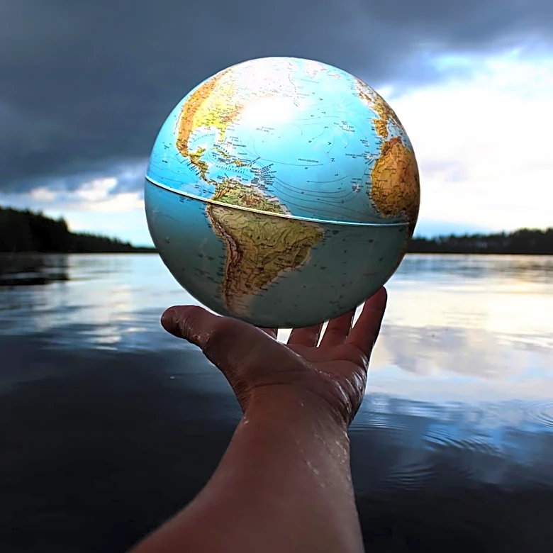 Russia Faces August Uncertainty Amid Ongoing Geopolitical Tensions