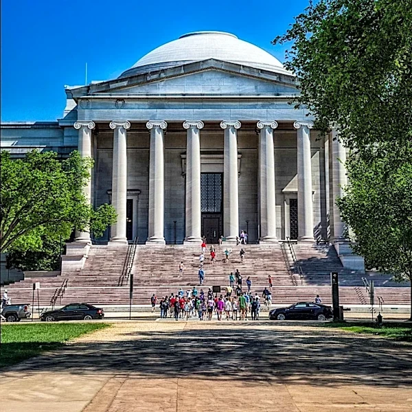 Smithsonian Institution Closes Several Museums Due to Mechanical Issues