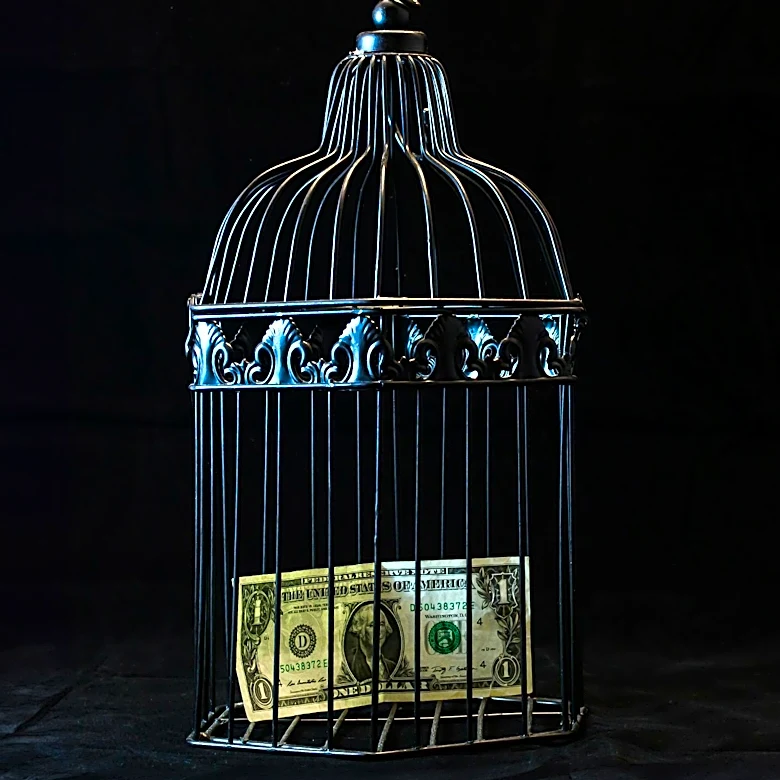 USPS Faces Financial Strain as Retirement Liabilities and Health Fund Decline