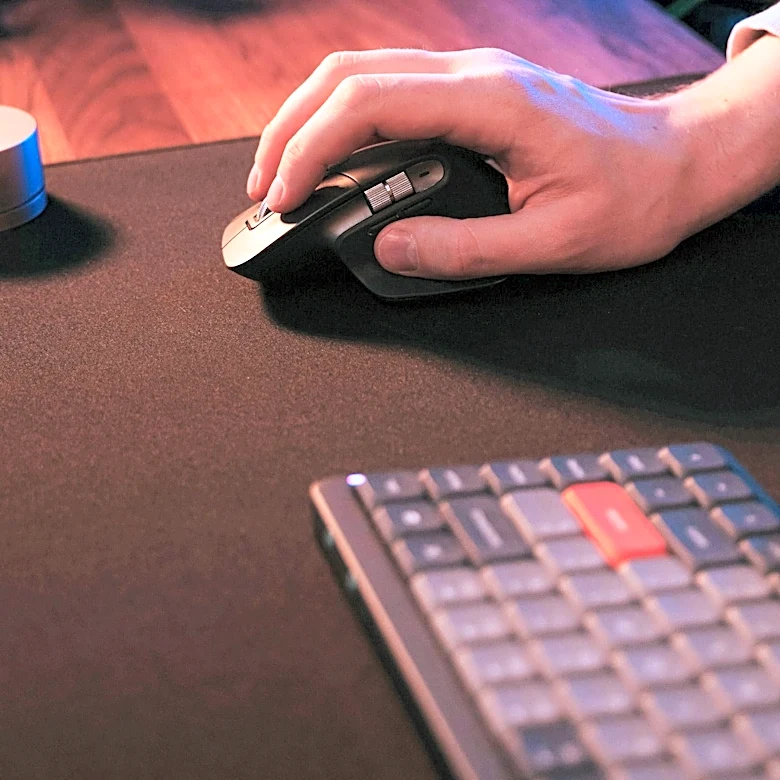 Wii Nunchuk Transformed into Ergonomic Macropad for Video Editing