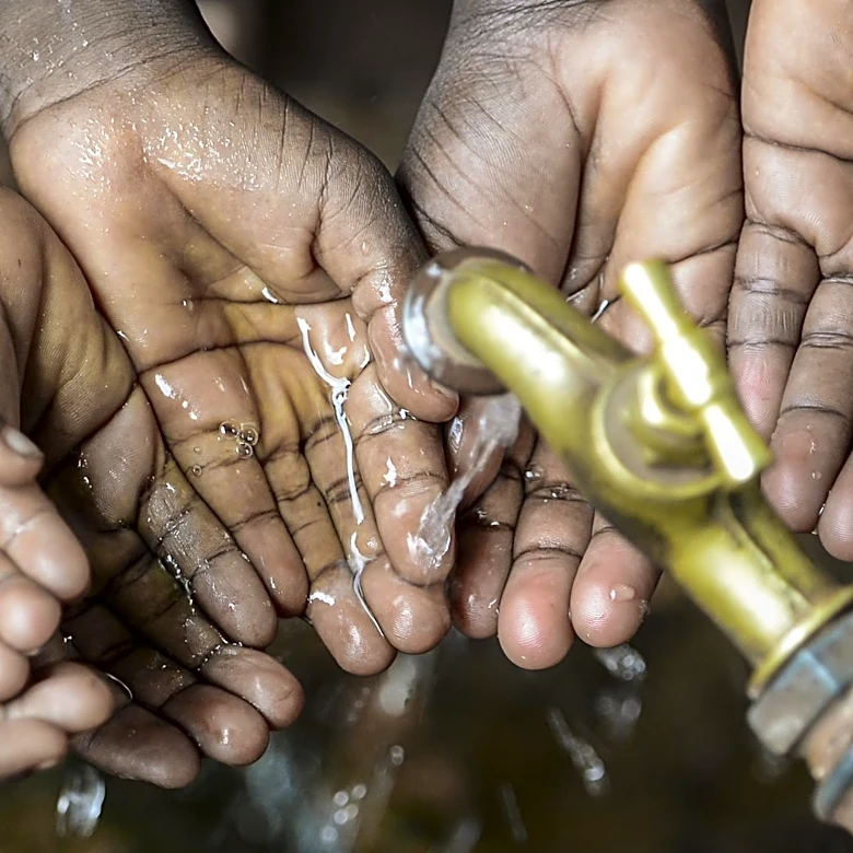 Ebola Outbreak in DRC Displacement Camps Raises Health Concerns