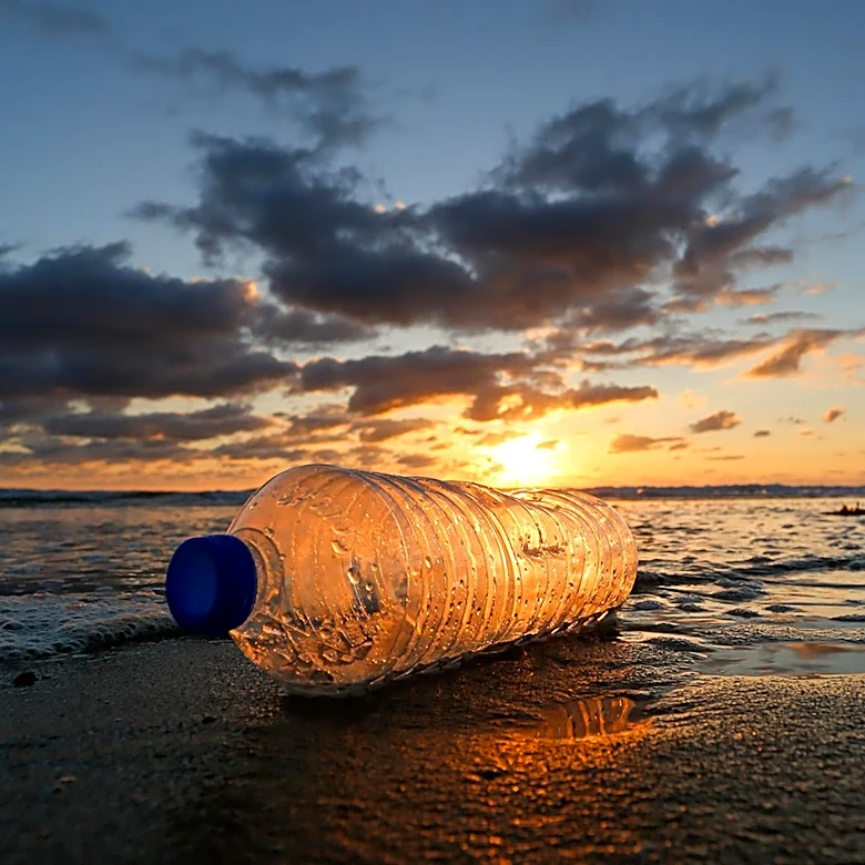 Scientists' Coalition Urges Global Action on Plastic Production Amid Treaty Stalemate