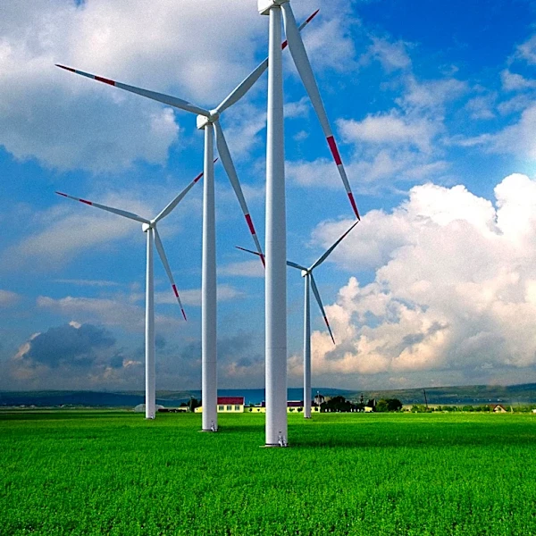 Saudi Arabia Receives Wind Turbines to Boost Renewable Energy Projects
