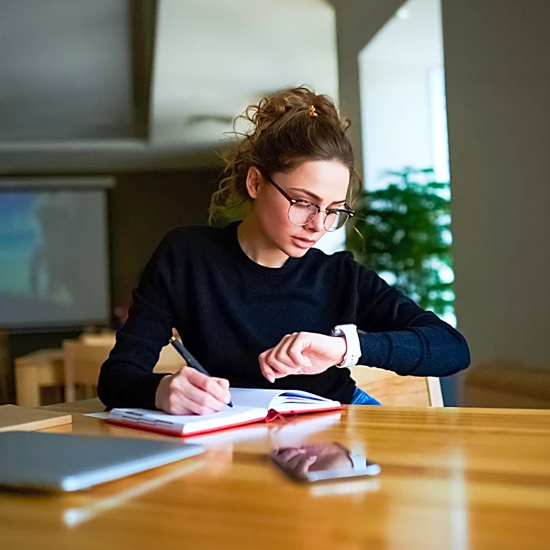 Kansas Law Restricts Student Use of Phones and Smartwatches During School Hours