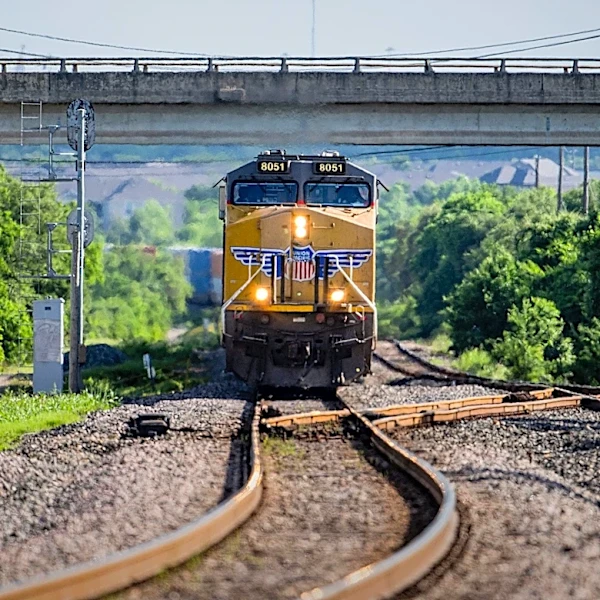 Union Pacific Resumes Rail Traffic Near Portland Warehouse Despite Collapse Warnings
