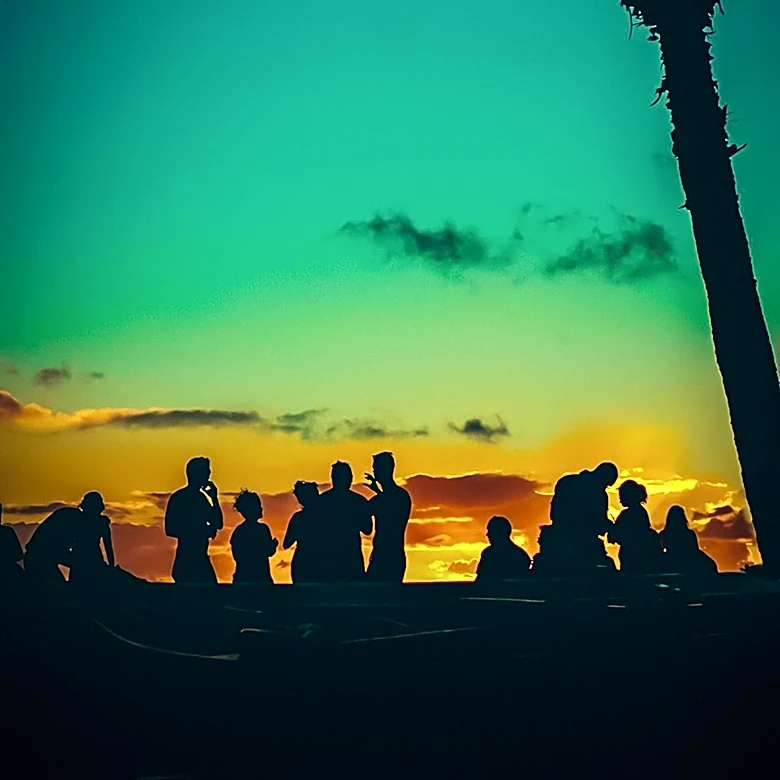 Rotary Club of Del Mar Hosts Hawaiian Luau to Support Veterans and Youth Programs