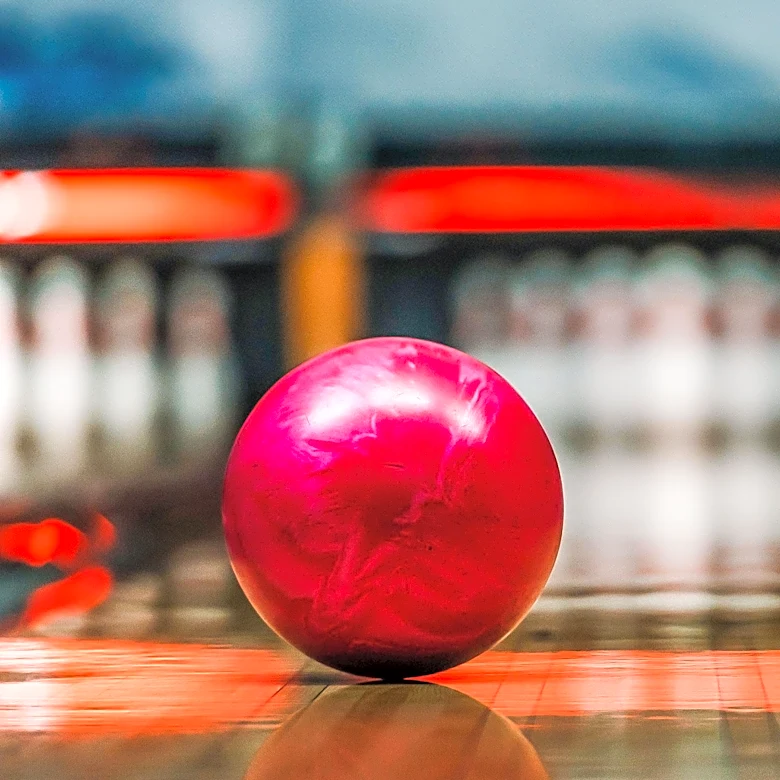 Revival of Candlepin Bowling Alley Strengthens Community Ties in Maine