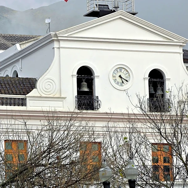 Ecuador's Health Ministry Targets Hospital Corruption Amid Drug Shortages