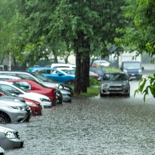 National Weather Service Warns of Severe Storms in Chicago Area with Flash Flood Threat