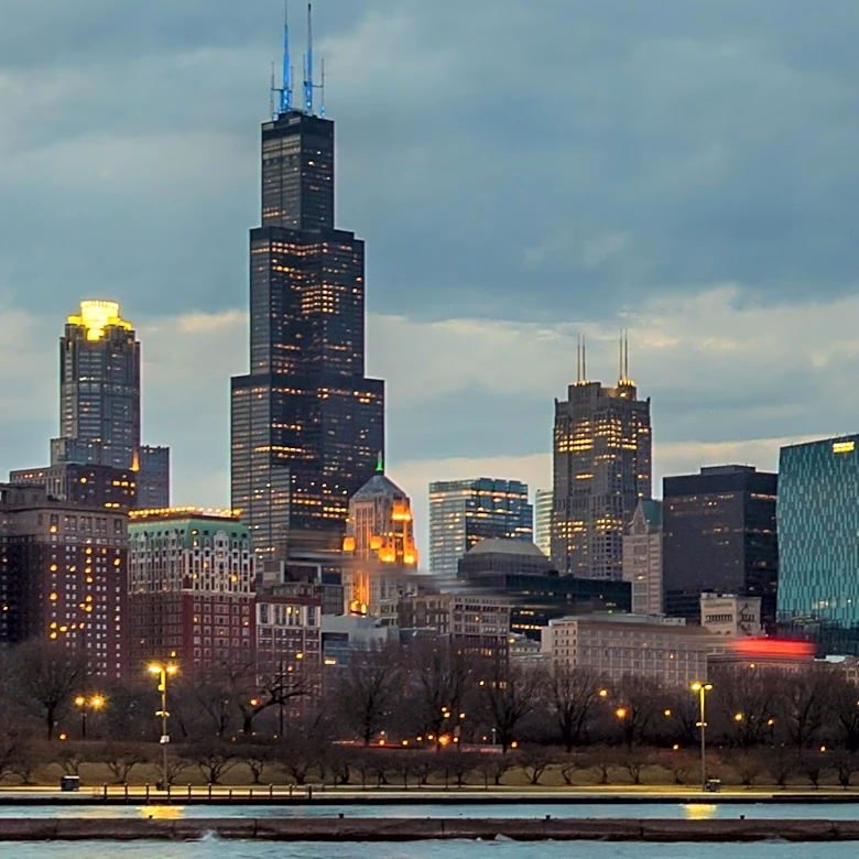 Chicago's New Housing Typology: Five-Story Infill Buildings Resurge Due to Zoning Changes