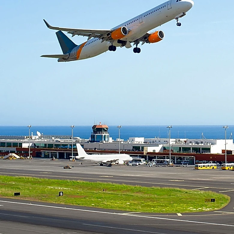 Airservices Australia Chief Summoned Over Sydney Airport Near-Miss Incidents
