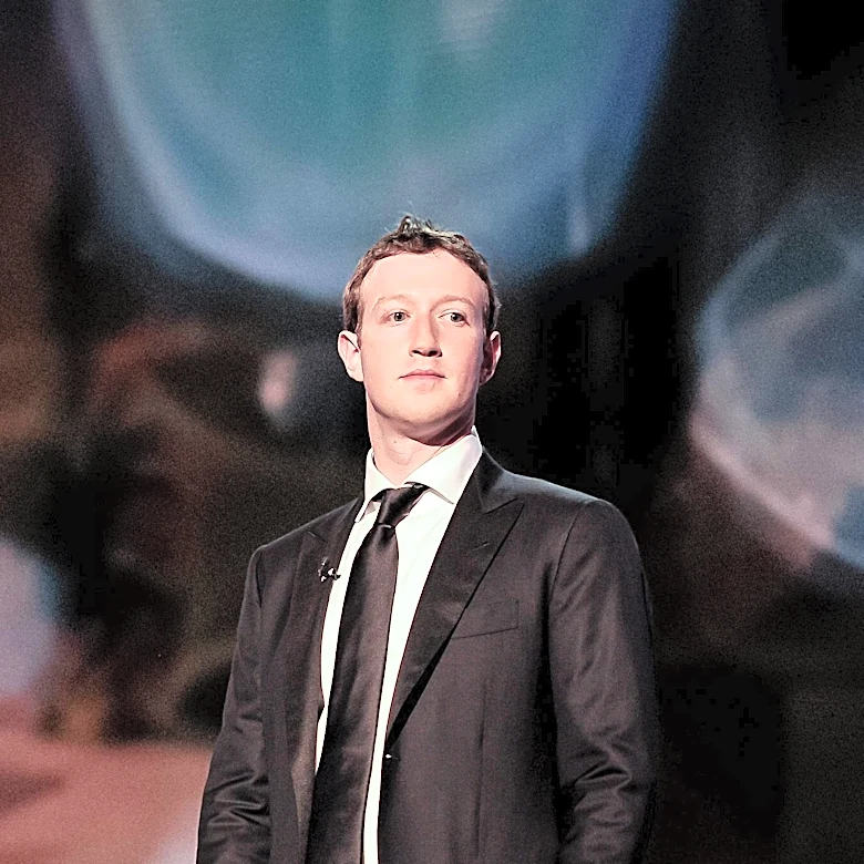 Mark Zuckerberg's Yacht Criticized for Failing to Assist Stranded Boat in Alaska