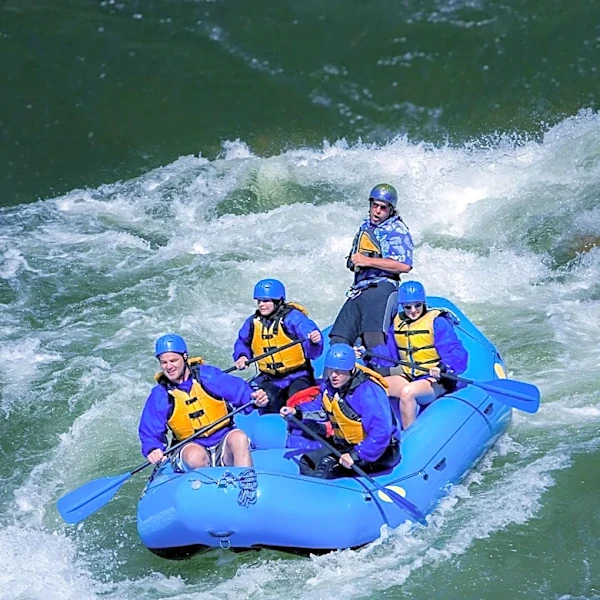 Sacramento Families Flock to American River Amid Heatwave