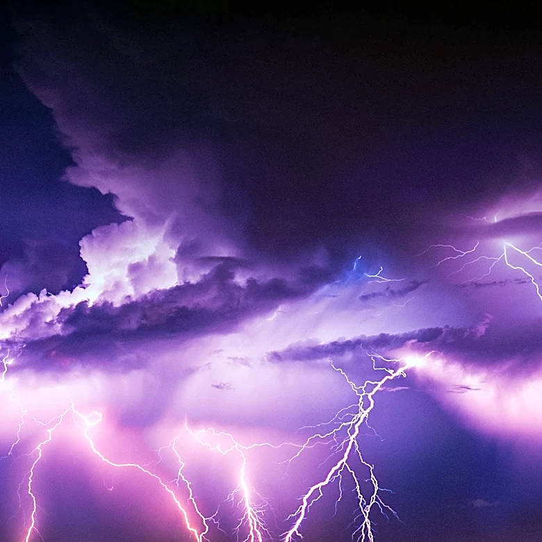 Severe Thunderstorms Cause Flooding and Travel Disruptions in Chicago Area