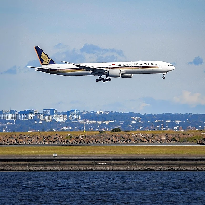 Sydney Airport Near-Collision Leads to Staff Suspensions and Safety Review