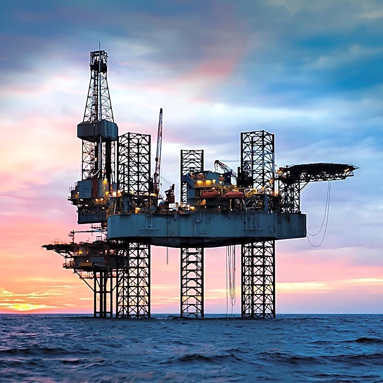 Oil Prices Surge 3% Amid Uncertainty Over Hormuz Reopening