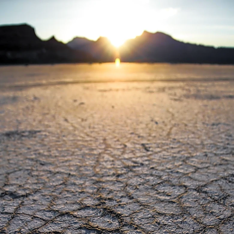 Las Vegas Heat Wave Exacerbates Housing Crisis for Vulnerable Residents