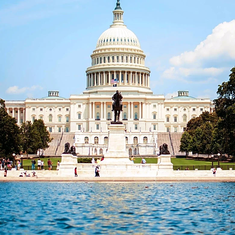 Senator Markey Urges FERC to Reject NextEra and Dominion Energy Merger Over Antitrust Concerns