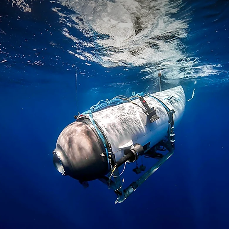 Raytheon and CET Successfully Test New Low-Cost Hadalus UUV for U.S. Navy