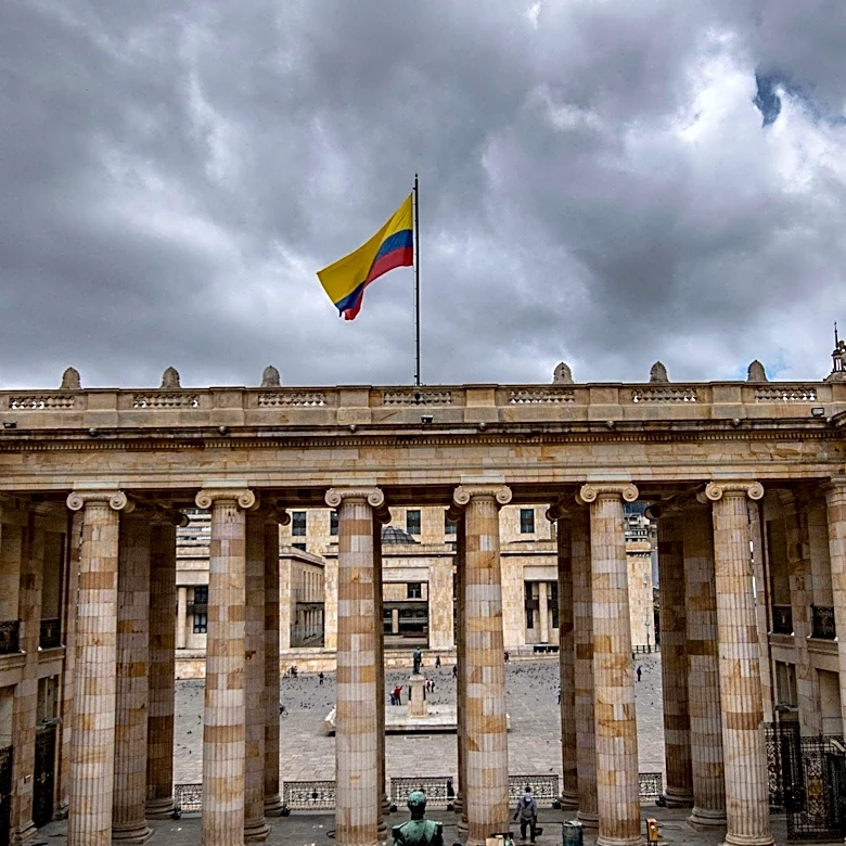 Colombian Earthquake Triggers Diaspora Anxiety in Spain Amid Search for Survivors