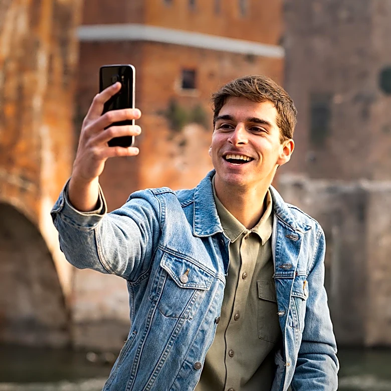 Research Highlights Impact of Early Social Media Use on Academic Performance in Italy
