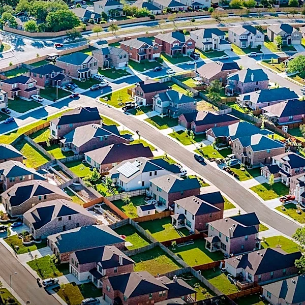 Piedmont's Affluence and Crime Policies Highlight Stark Contrast with Neighboring Oakland