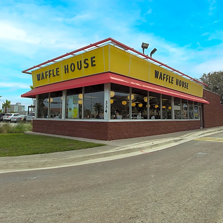 Chi-Town Hot Dogs Reopens in Clarksville After Five-Year Hiatus, Attracting Longtime Customers