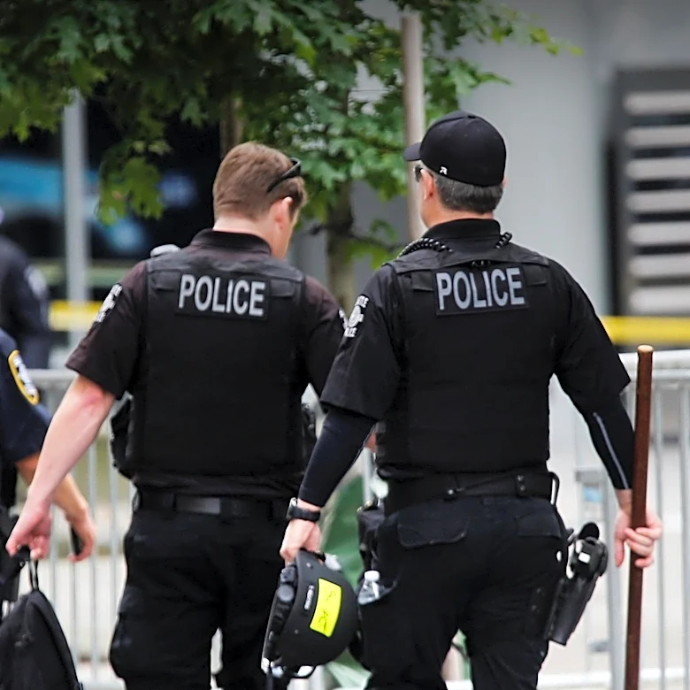 Portland Police Resolve Armed Standoff with Suspect in Northwest District