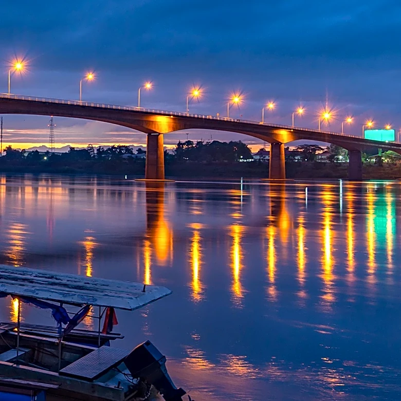 Ohio River Bridge Reopened After Closure Due to Loose Barges