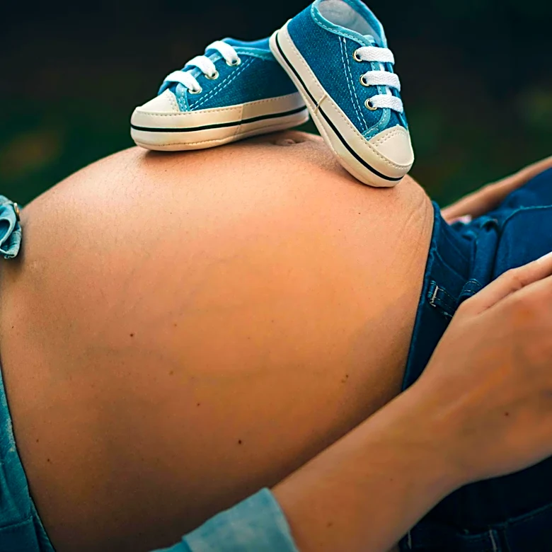 Senator Tammy Baldwin Introduces Momnibus Act to Address Maternal Health Crisis