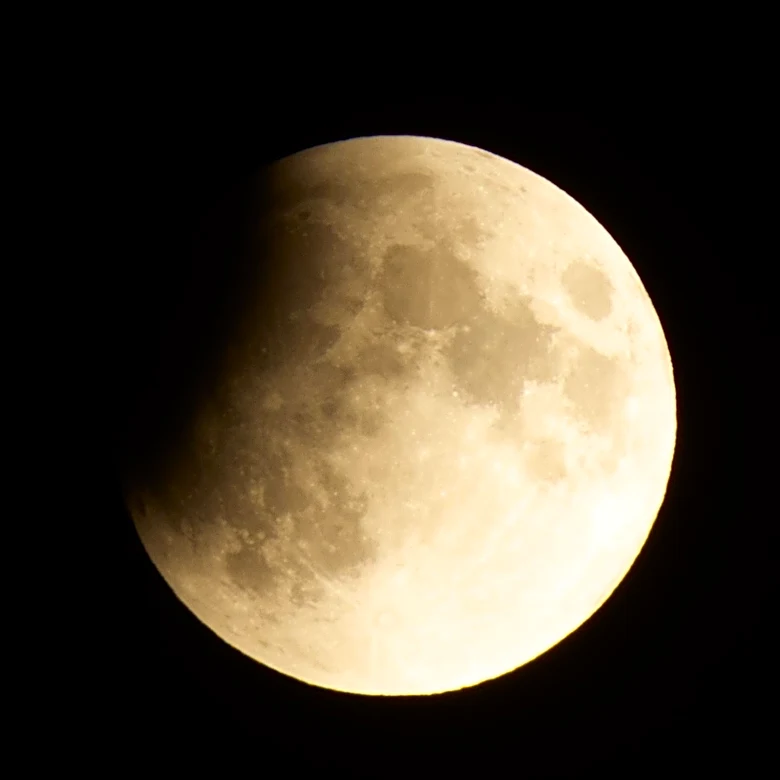 Upcoming Lunar Eclipse in Spain: Viewing Opportunities and Locations