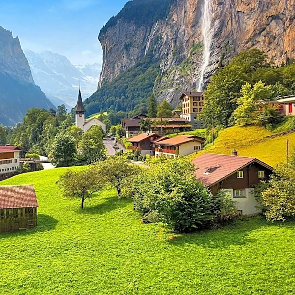 Lauterbrunnen Plans Entry Fee to Combat Overtourism at Staubbachfall