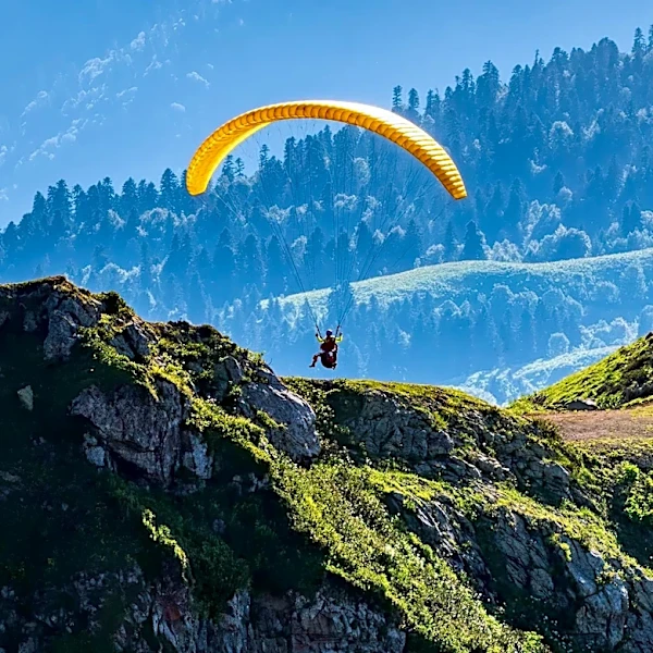 Paraglider and Hang Glider Injured in Midair Collision in Colorado Mountains