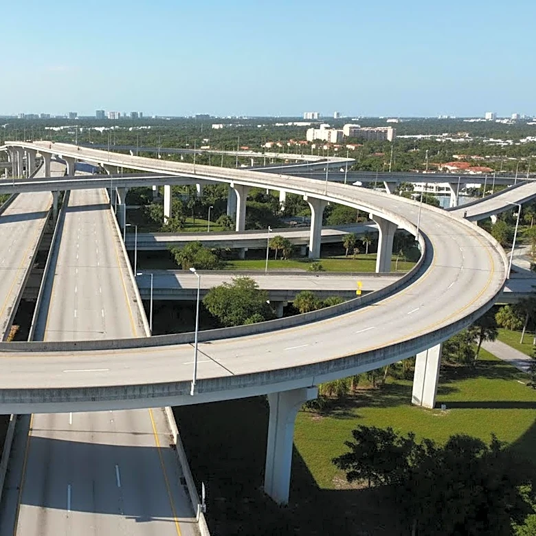 Authorities Investigate Multi-Vehicle Crash Near Golden Glades Interchange in Miami Gardens
