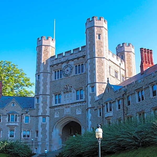 Penn Faculty Serve as College House Fellows, Integrating Academic and Residential Life