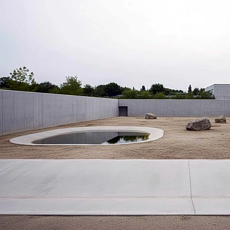 PETA Alleges Animal Cruelty at Hagenbeck Zoo in Hamburg, Citing Behavioral Stereotypies