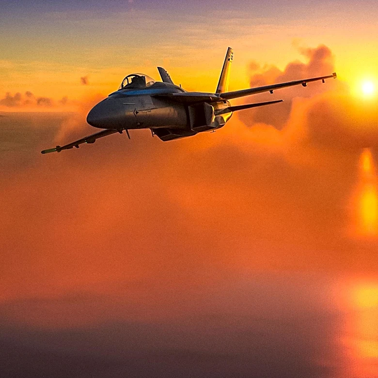 U.S. Marine Pilot Survives F/A-18 Hornet Crash in Washington State, Bodycam Footage Released