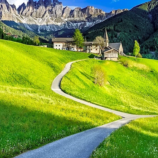 Social Media Craze Leads to Overtourism at Italian Alpine Refuge for Pastry