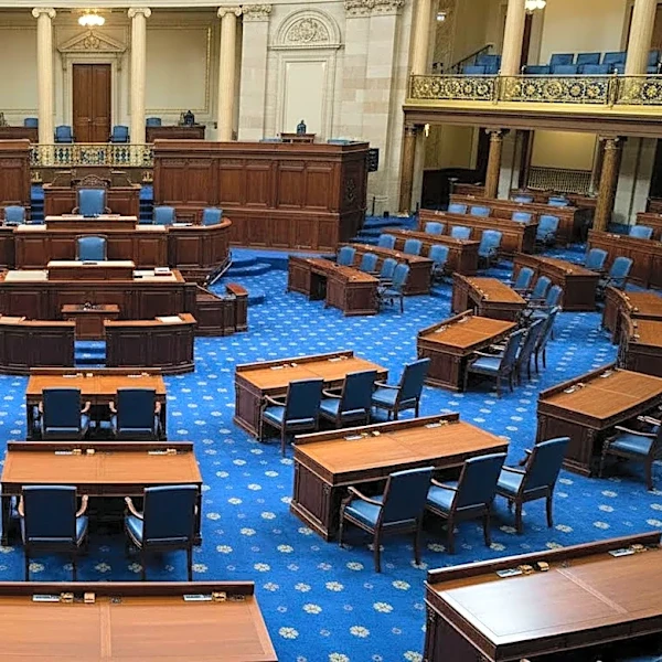 GOP Senator Dan Sullivan and Democrat Mary Peltola Advance to Alaska Senate General Election