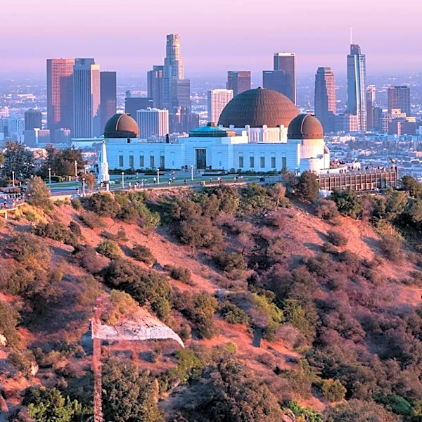 Victor Heights Residents Frustrated by Crowds Drawn to Scenic Los Angeles Hilltop