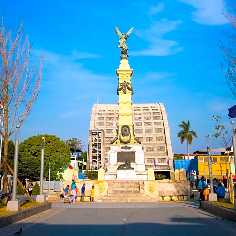 U.S. Congressman Tim Burchett Advocates for El Salvador's Security Model to Combat Crime