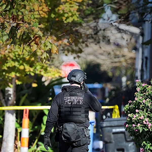 Honolulu Police Department Shuts Down Suspected Drug House on Keeaumoku Street