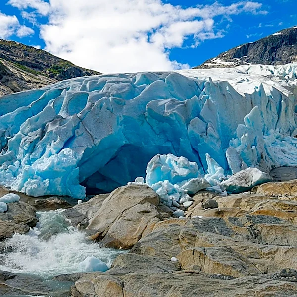 Greenland Meltwater Intensifies European Heatwaves, Study Finds