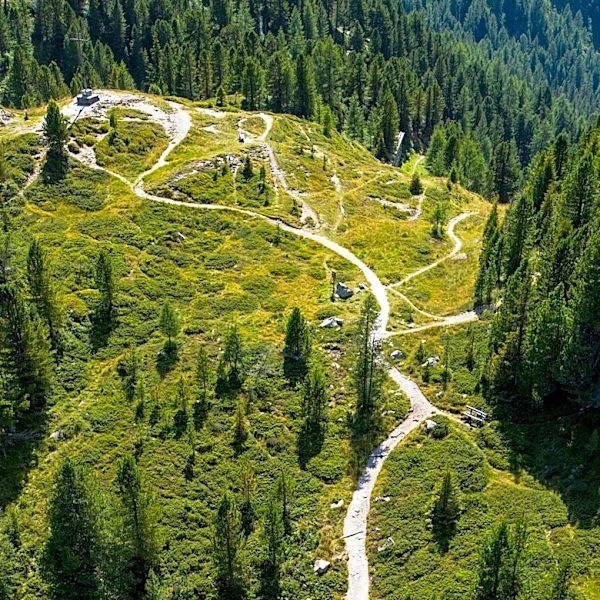 Mont Blanc Hiking Trail Considers Reservation System to Combat Overcrowding