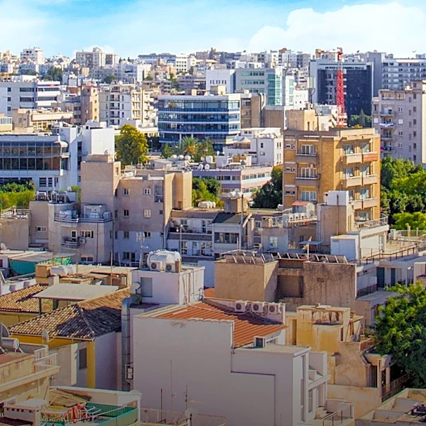European Public Opinion Favors Air Conditioning Over Emissions Cuts Amidst Heatwaves