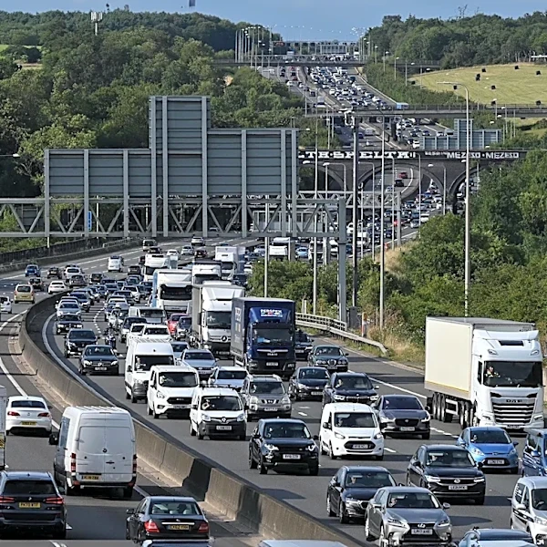 UK Villages Experience 'Overtourism' Leading to Traffic Congestion and Local Frustration