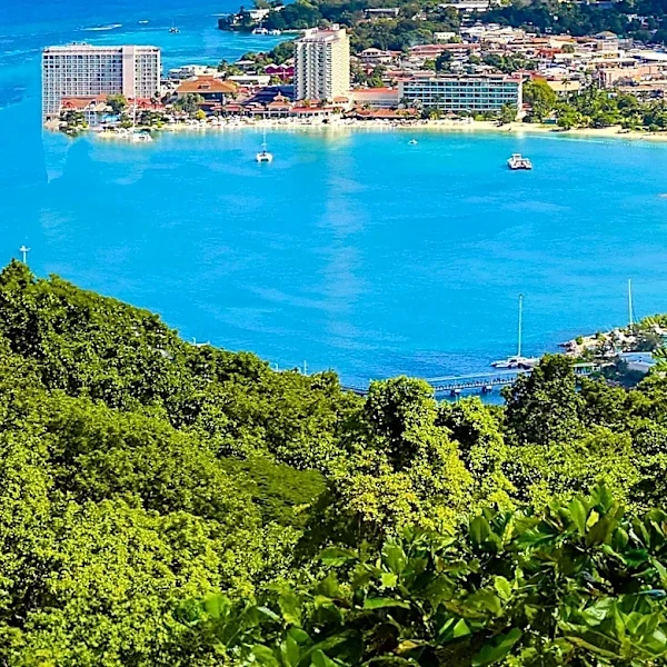 Jamaica Unveils 10x10x10 Tourism Vision to Boost Visitor Numbers and Revenue